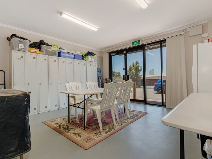 Click to view all images 2/1 Fitzgerald Road Greenfields WA 6210 - Image 2