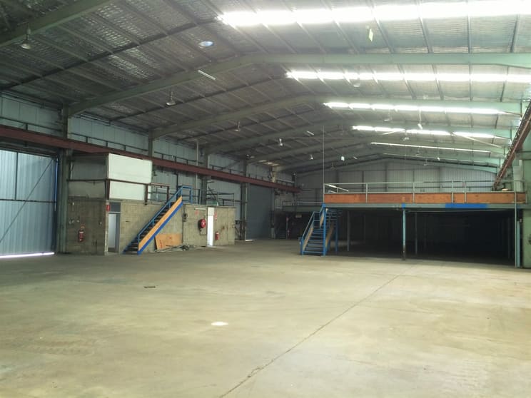 Click to view all images 4 Bay Road Taren Point NSW 2229 - Image 2