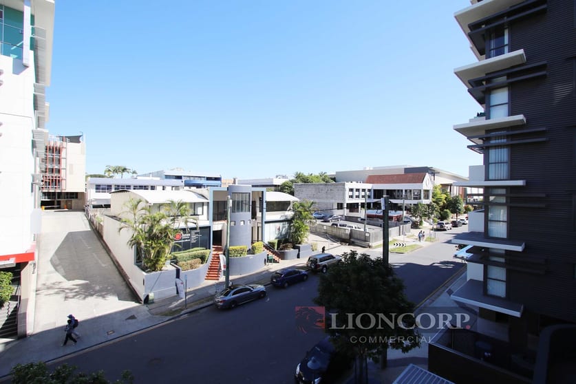 Click to view all images Upper Mount Gravatt QLD 4122 - Image 1