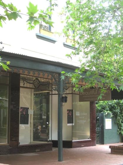 Click to view all images 5 & 5a Theatre Place Canterbury VIC 3126 - Image 3