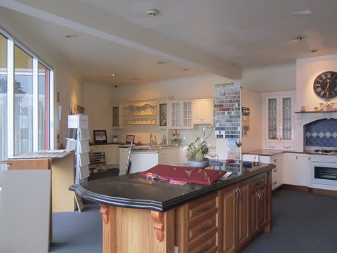 Click to view all images 4/114 CANTERBURY ROAD Kilsyth VIC 3137 - Image 3