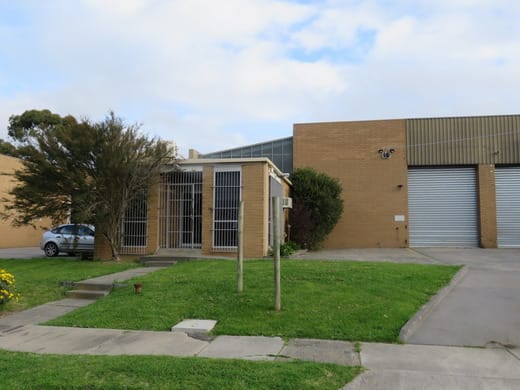 Click to view all images 2/2 Eastgate Court Wantirna VIC 3152 - Image 1