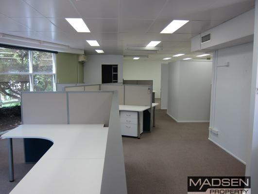 Click to view all images 9 Stockwell Place Archerfield QLD 4108 - Image 2