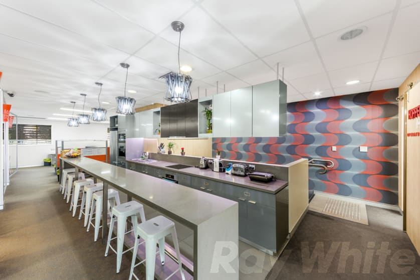 Click to view all images 4/13 Manilla Street East Brisbane QLD 4169 - Image 3
