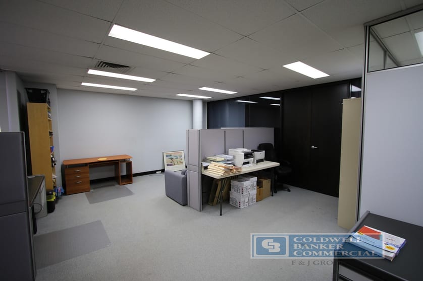 Click to view all images Logan Road Upper Mount Gravatt QLD 4122 - Image 2