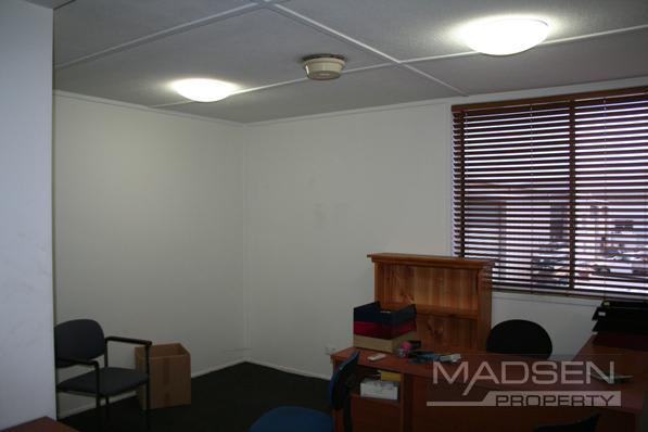 Click to view all images Coopers Plains QLD 4108 - Image 2