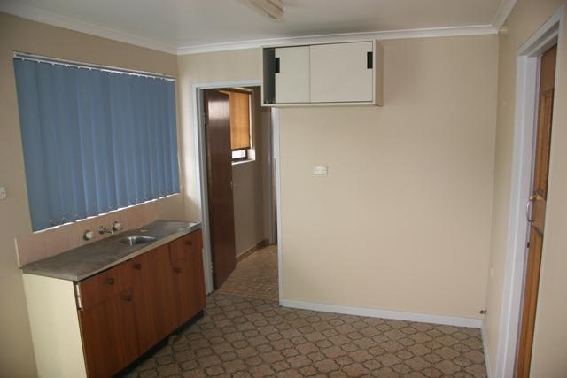 Click to view all images 1/20 Woodfield Boulevard Caringbah NSW 2229 - Image 3