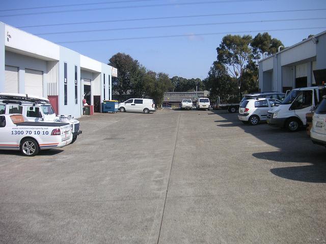 Click to view all images 17 Lorraine Street Peakhurst NSW 2210 - Image 3