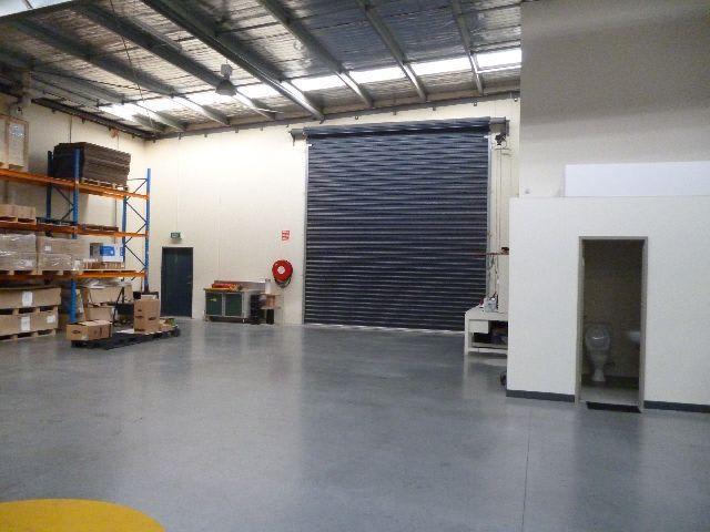 Click to view all images 2/37 Rimfire Drive Hallam VIC 3803 - Image 3