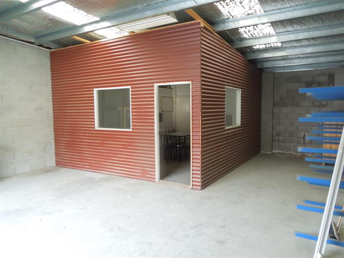 Click to view all images 13a College Street Wendouree VIC 3355 - Image 2