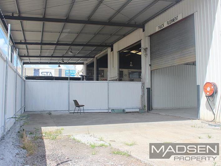 Click to view all images 1847 Ipswich Road Rocklea QLD 4106 - Image 2