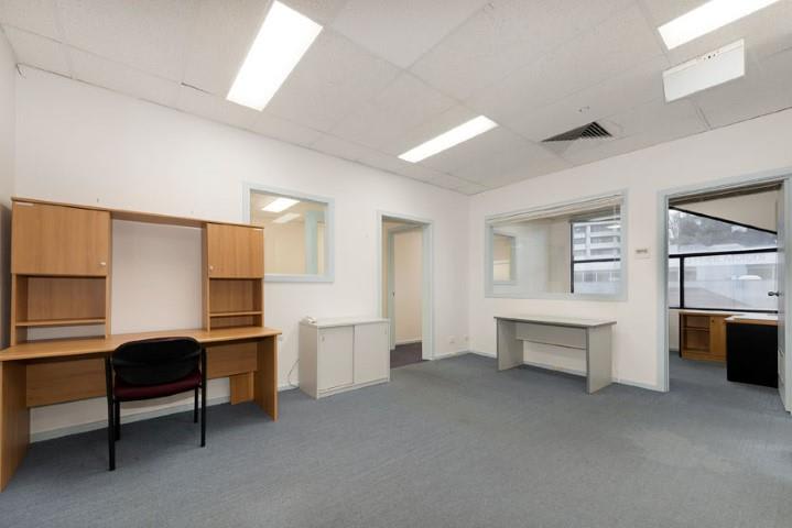 Click to view all images Unit 8, 3 Wellington Street Kew VIC 3101 - Image 3