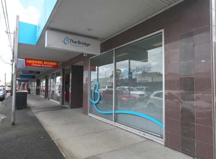 Click to view all images 19 John Street Pakenham VIC 3810 - Image 2