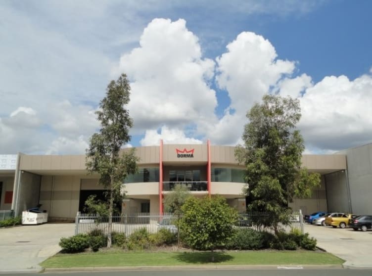 Click to view all images 4 Phiney Place Ingleburn NSW 2565 - Image 2