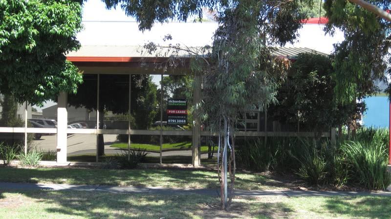 Click to view all images 178 Sladen Street Cranbourne VIC 3977 - Image 2