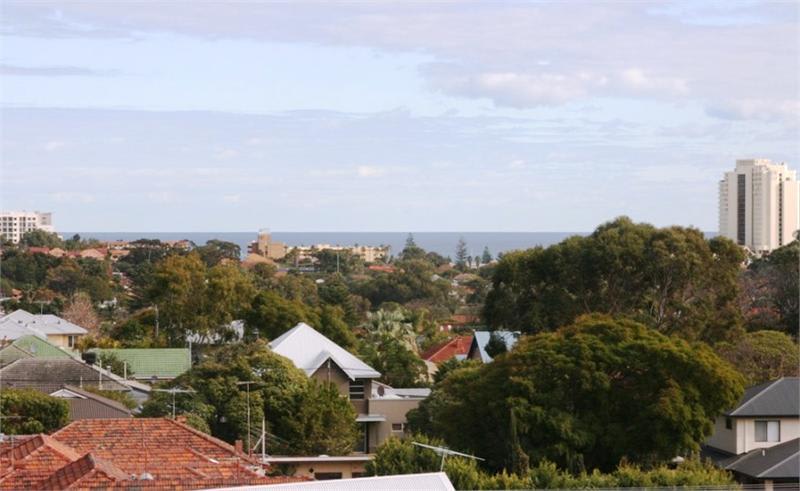 Click to view all images 9/166 Brighton Rd Scarborough WA 6019 - Image 1