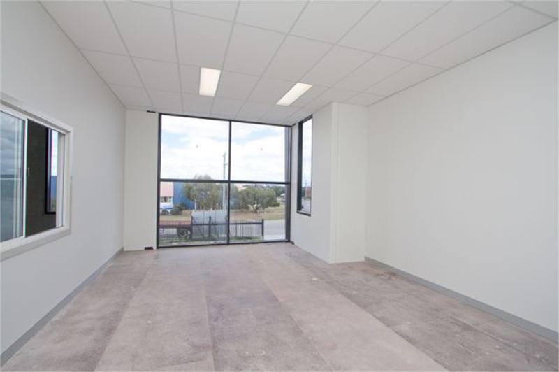 Click to view all images 4/7-8 Len Thomas Place Narre Warren VIC 3805 - Image 1
