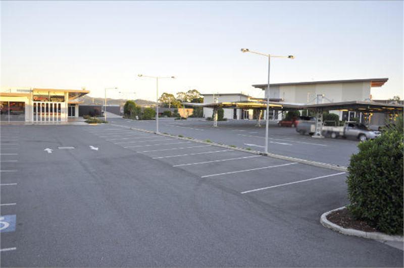 Click to view all images Hope Island QLD 4212 - Image 1