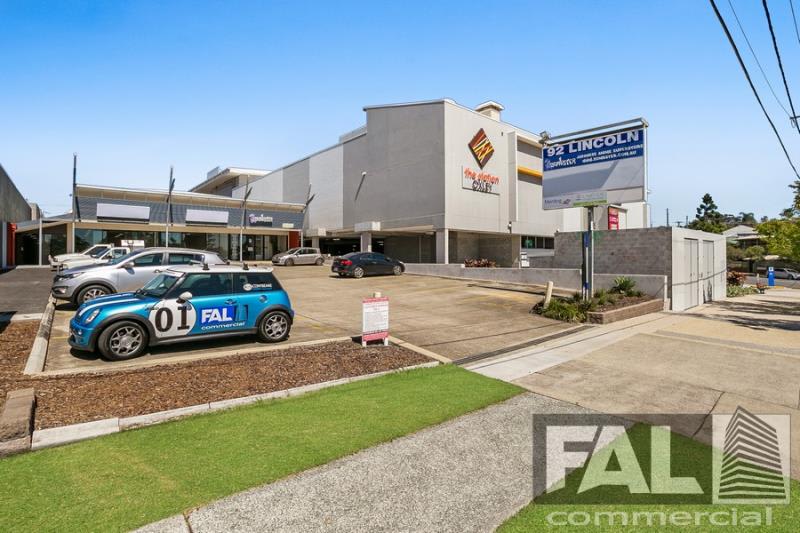 Click to view all images Shop 1/92 Lincoln Street Oxley QLD 4075 - Image 1