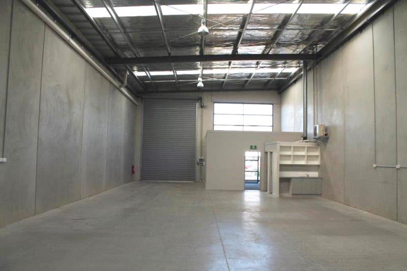 Click to view all images 23/25 Conquest Way Hallam VIC 3803 - Image 3