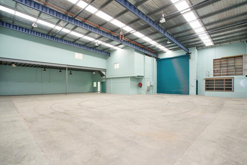 Click to view all images 6 Spireton Place Pendle Hill NSW 2145 - Image 3