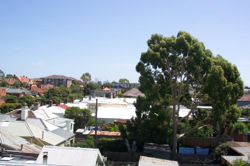 2/37 Pine Road Hawthorn VIC 3122 - Image 3