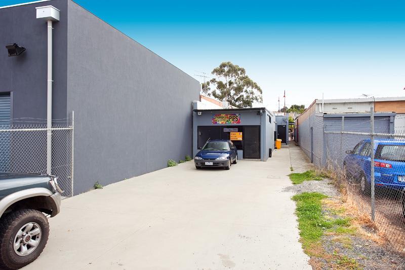 Click to view all images Rear/168 Main Street Croydon VIC 3136 - Image 3