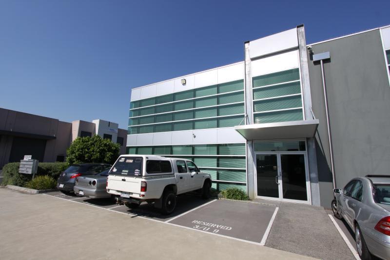 Click to view all images 9-3 Westside Avenue Port Melbourne VIC 3207 - Image 1