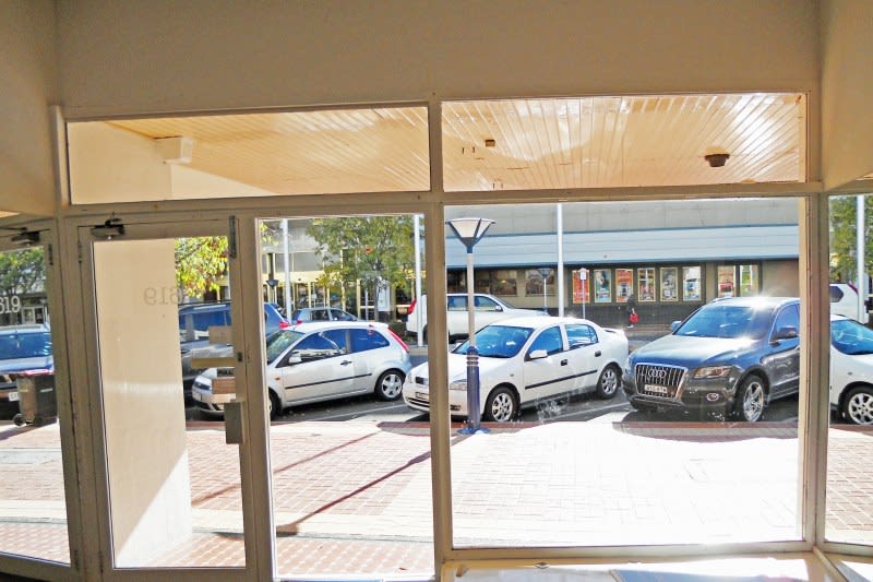 Click to view all images 1/619 Dean Street Albury NSW 2640 - Image 3