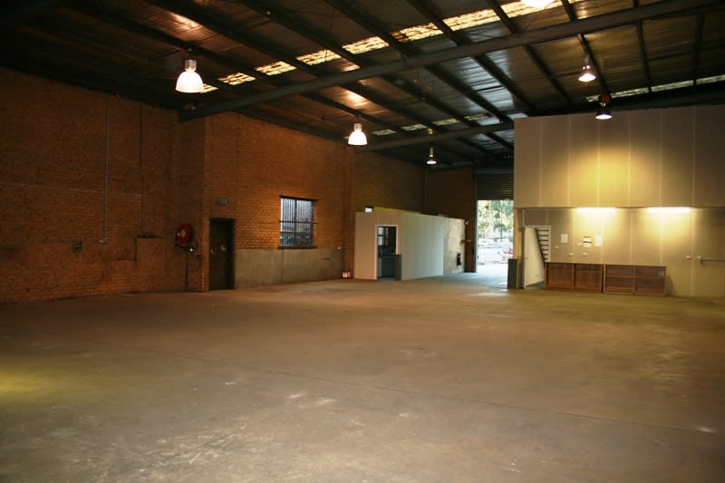 Click to view all images 9 Crissane Road Heidelberg West VIC 3081 - Image 2