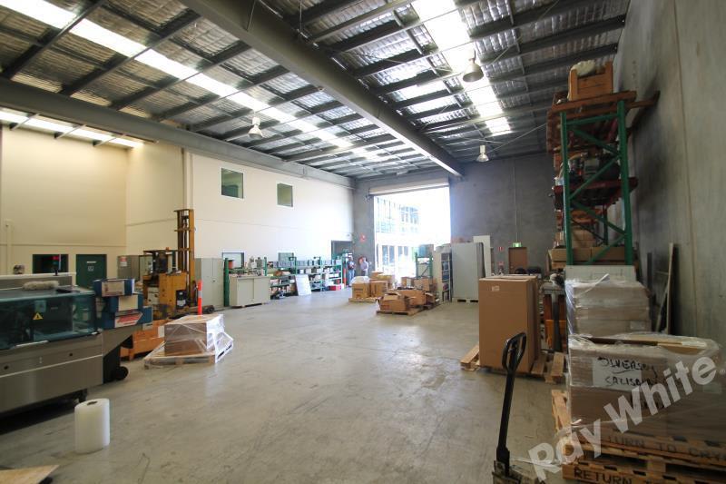 Click to view all images 1/16 Perrin Place Salisbury QLD 4107 - Image 3