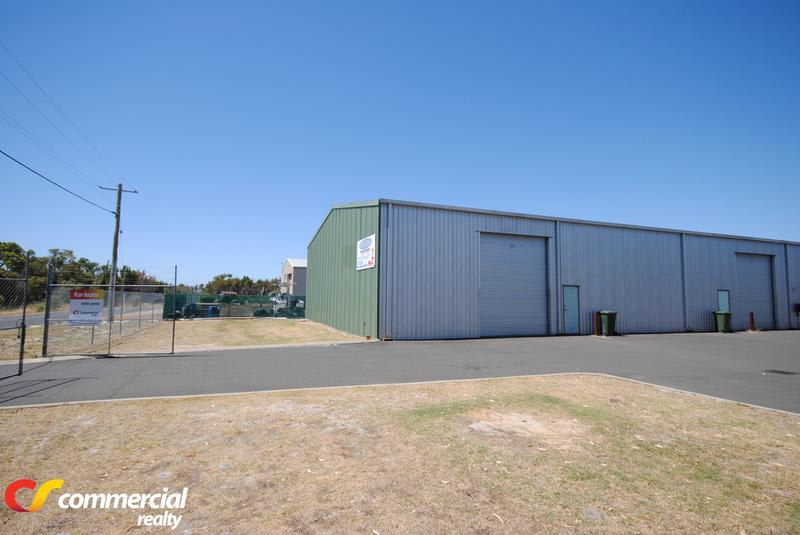 Click to view all images 1/18 Piggott Drive Australind WA 6233 - Image 2