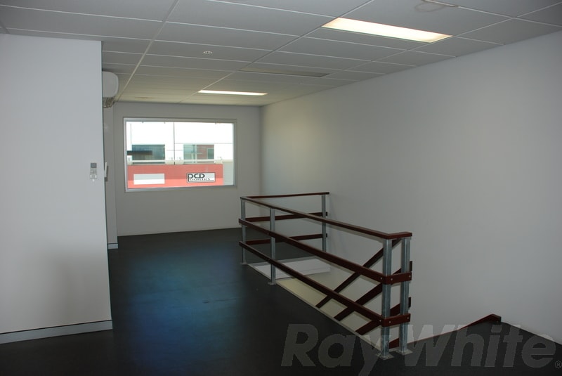 Click to view all images 14/720 MacArthurAvenue Central Eagle Farm QLD 4009 - Image 3