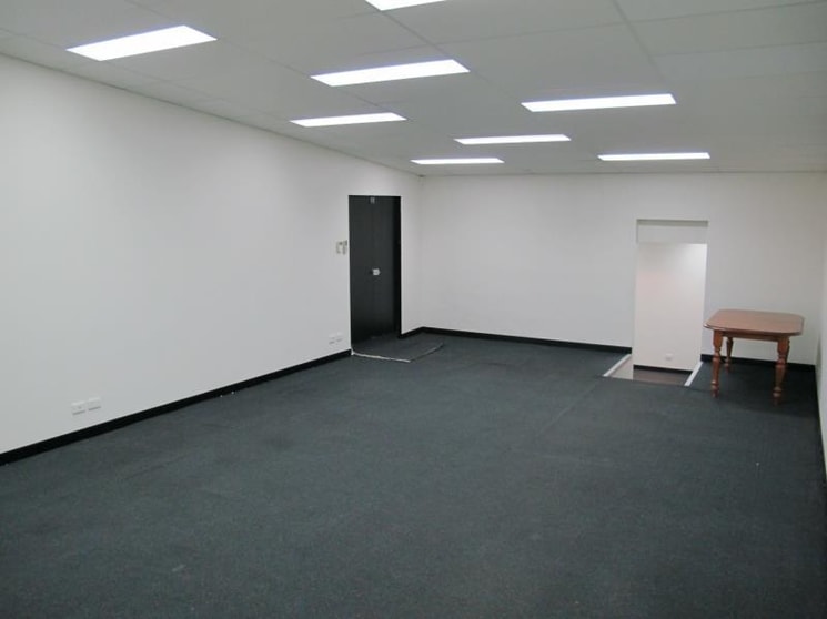 Click to view all images 186 Elgar Road Box Hill VIC 3128 - Image 3