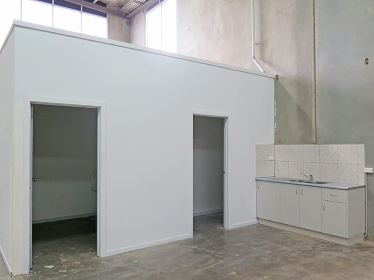 Click to view all images 24 Imperial Avenue Sunshine North VIC 3020 - Image 3