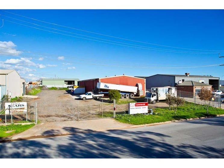 Click to view all images 6 Hines Road Wingfield SA 5013 - Image 2