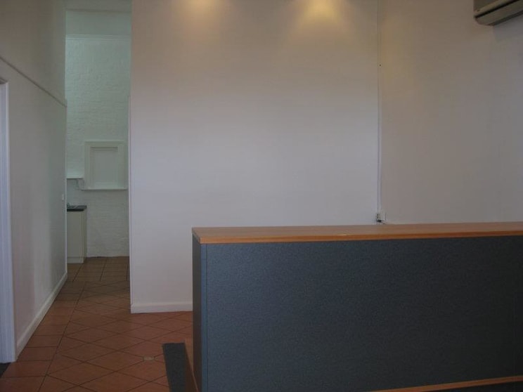 Click to view all images 144a Buckley Street Essendon VIC 3040 - Image 2