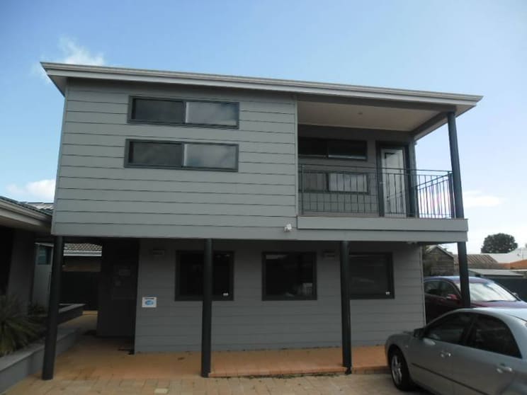 Click to view all images 2-32 Tuckey Street Mandurah WA 6210 - Image 1