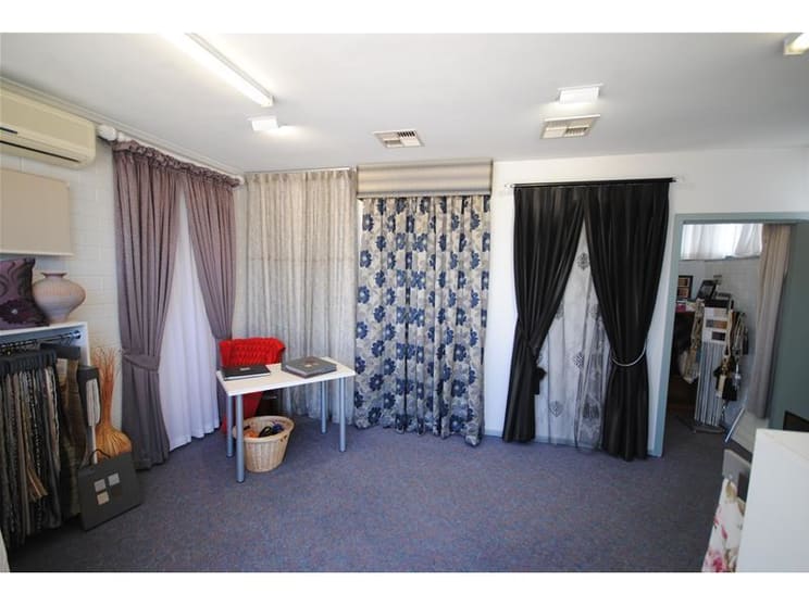 Click to view all images 298A Grange Road Flinders Park SA 5025 - Image 3