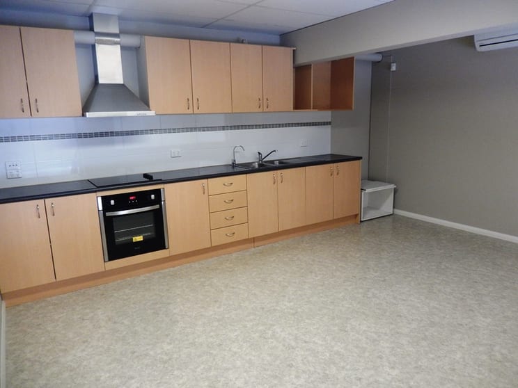 Click to view all images 5/642 Albany Highway Victoria Park WA 6100 - Image 3