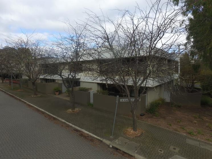 Click to view all images 2 Geils Court Deakin ACT 2600 - Image 2