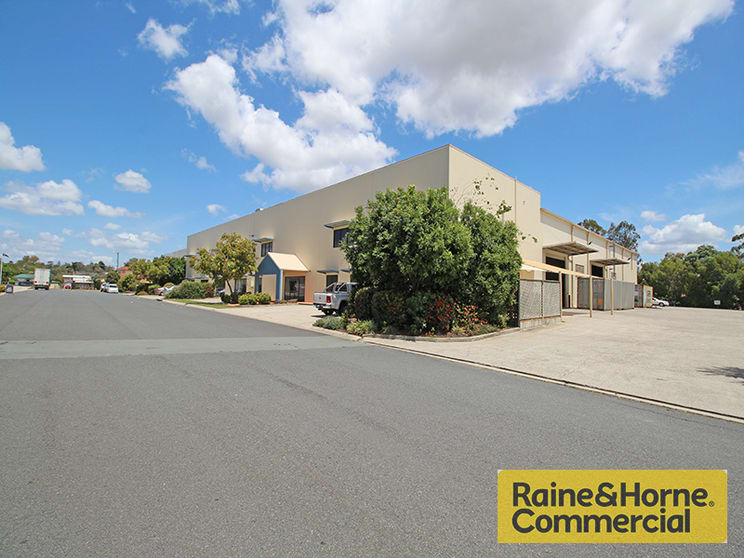 Click to view all images West 2A/605 Zillmere Road Zillmere QLD 4034 - Image 1