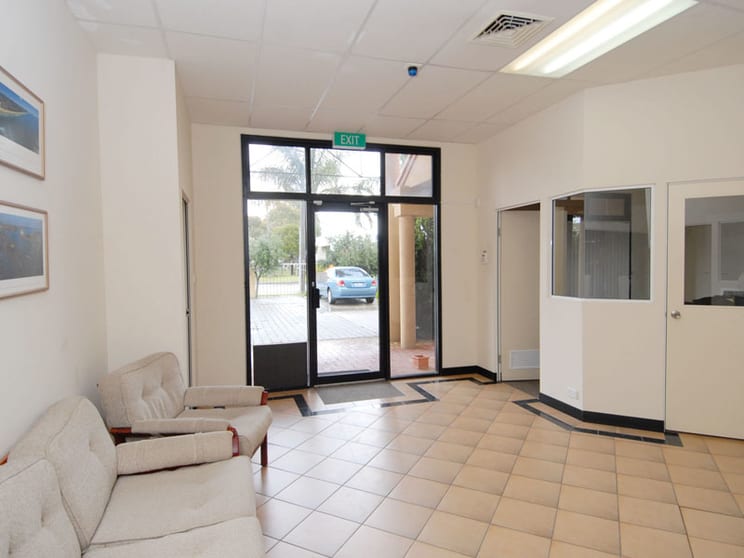Click to view all images 1/95 Bannister Road Canning Vale WA 6155 - Image 3