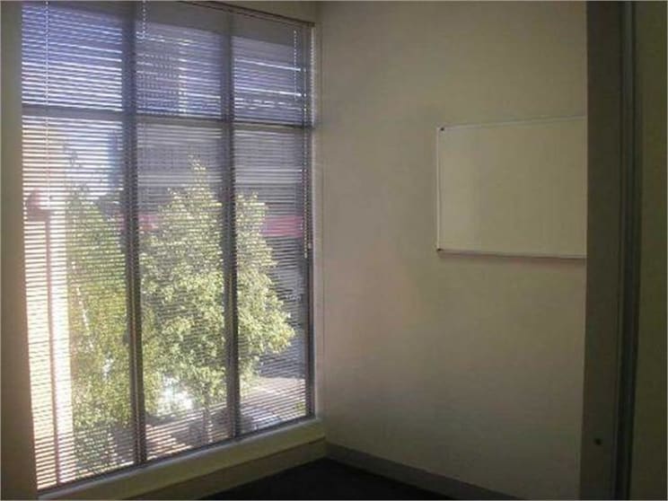 Click to view all images 114/22 St.Kilda Rd St Kilda VIC 3182 - Image 3