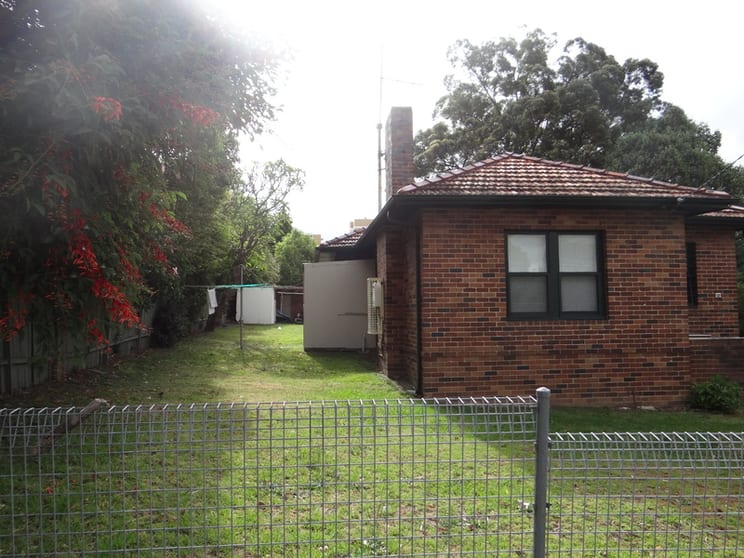 Click to view all images 28 Cavell Avenue Rhodes NSW 2138 - Image 3