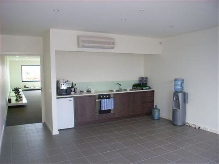 Click to view all images 48 Budd Street Collingwood VIC 3066 - Image 2