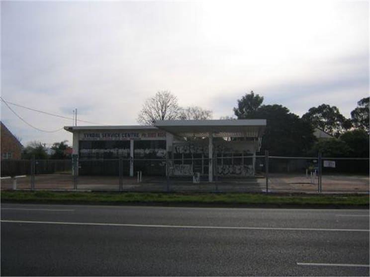 Click to view all images 521 High Street Road Mount Waverley VIC 3149 - Image 2