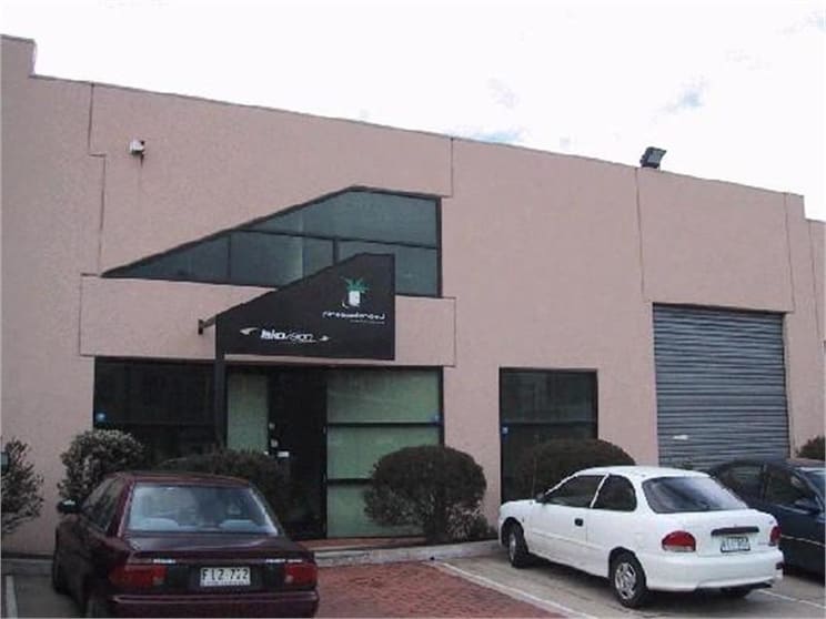Click to view all images Unit 2, 3 Wellington Street Kew VIC 3101 - Image 1