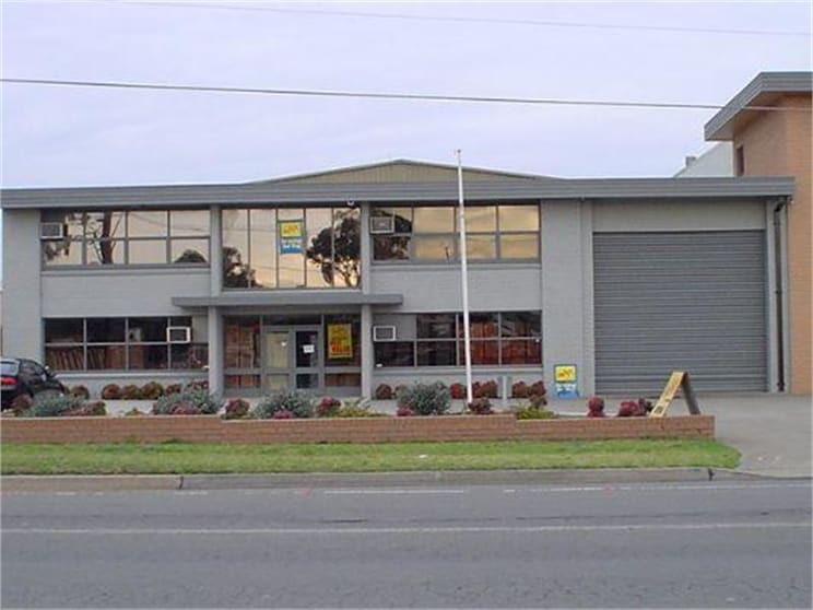 Click to view all images 1/55 Governor Macquarie Drive Chipping Norton NSW 2170 - Image 1