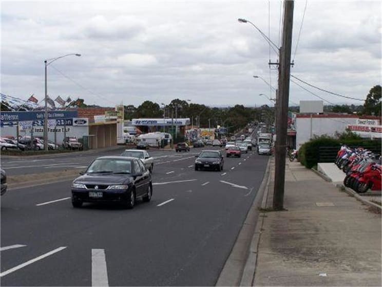 Click to view all images 70 Bell Street Heidelberg Heights VIC 3081 - Image 2